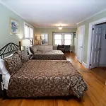 Spacious Home In A Quiet Neighborhood