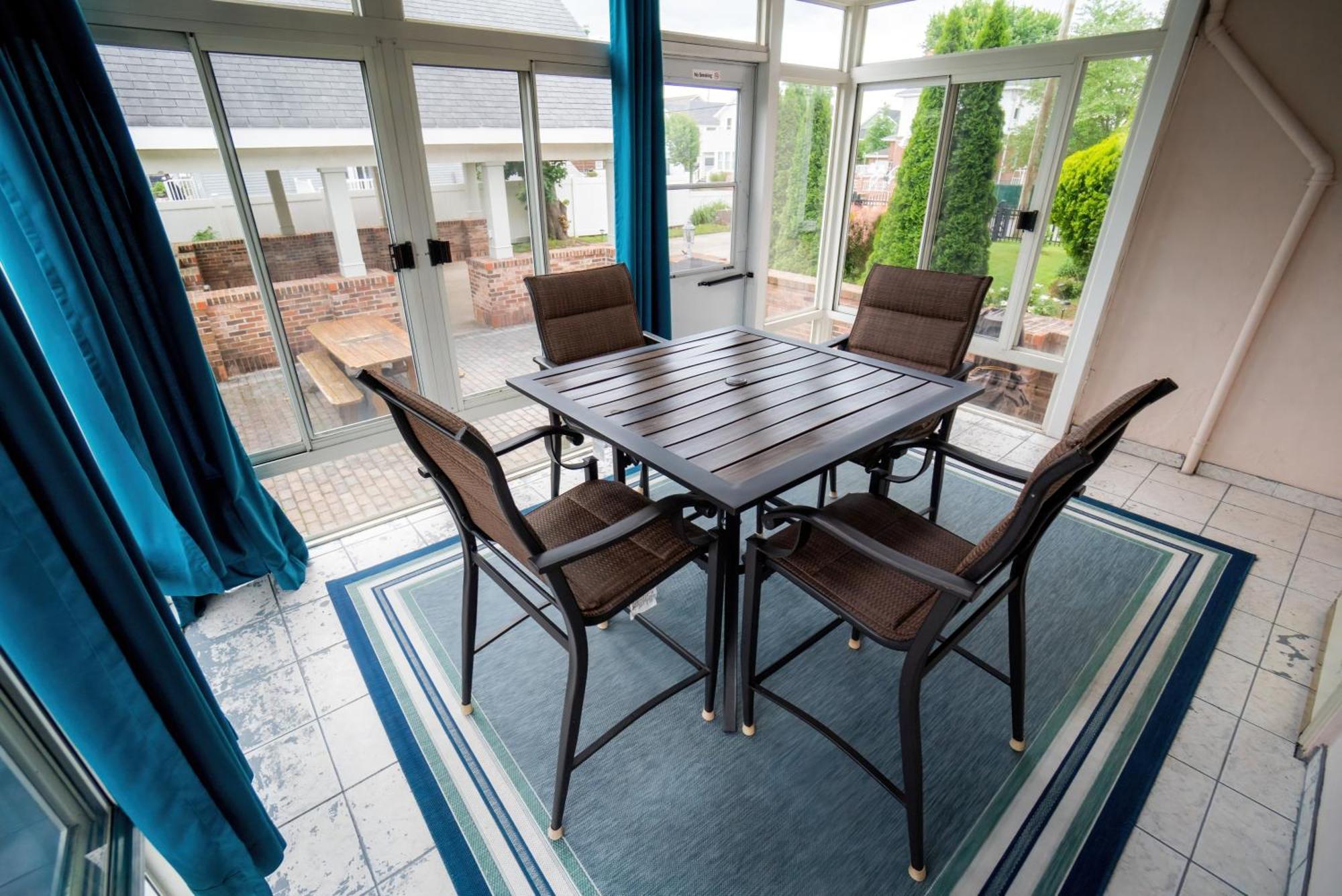 Spacious In A Quiet Neighborhood Holiday home *