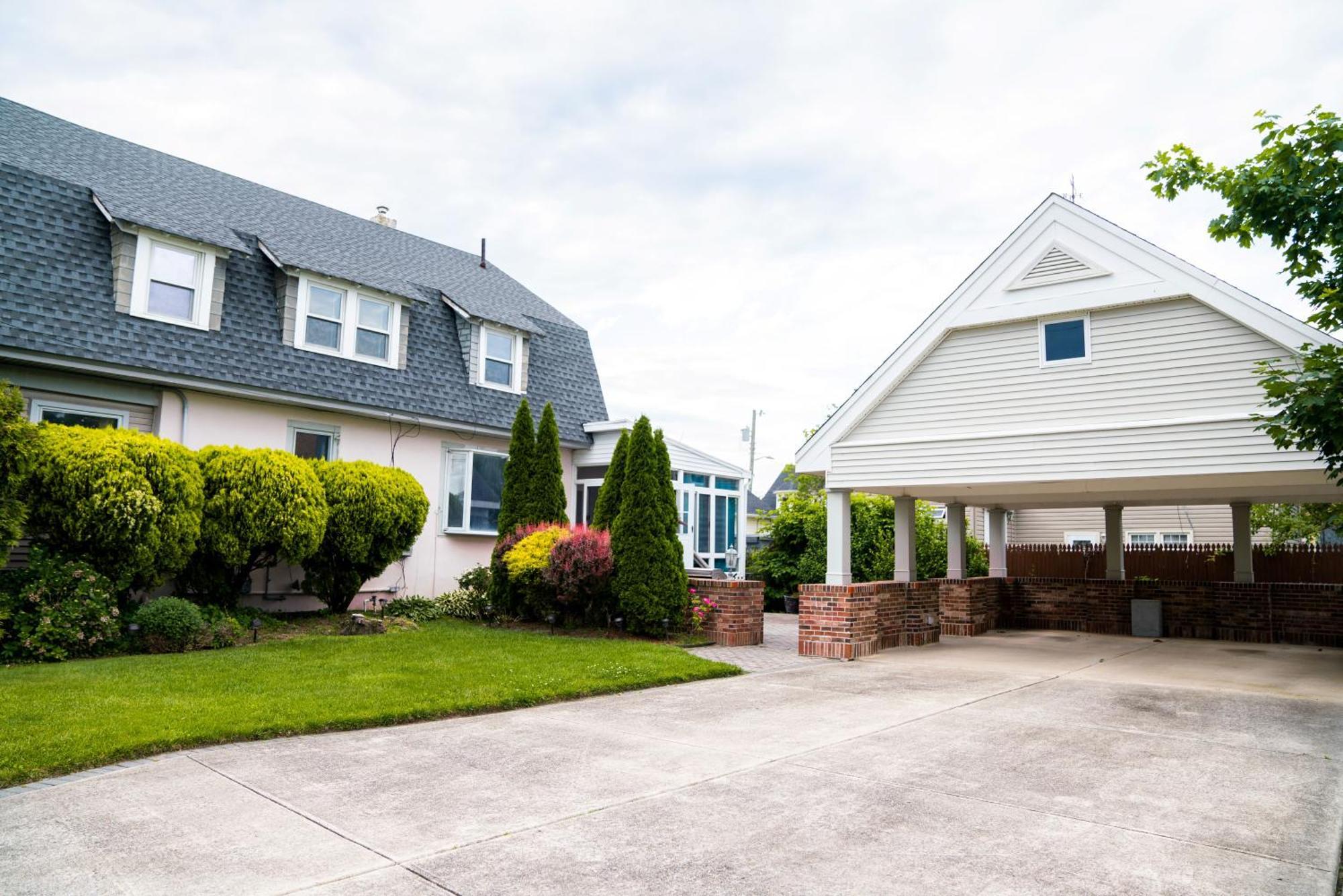 Spacious In A Quiet Neighborhood